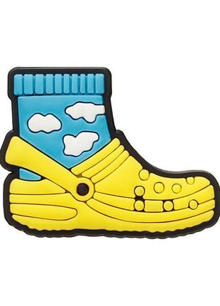Джибітси для кроксів 5064 «жовтий крокс з синьою шкарпеткою» 1 шт.