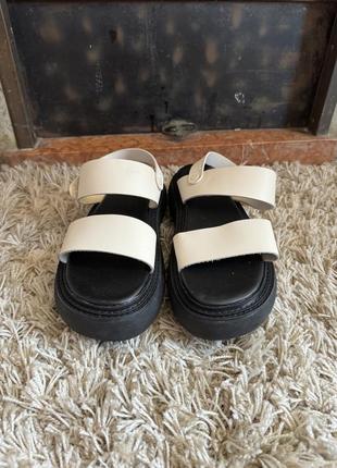 Tommy hilfiger женские босоножки 39p, 25,5 см, новые