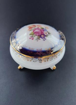 Вінтажна порцелянова скринька, шкатулка для прикрас на ніжках, германія, 1970р