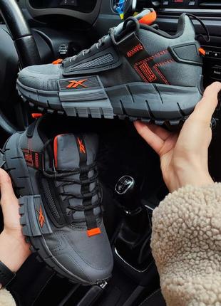 Чоловічі кросівки Чоловічі кросівки reebok 44 р edge сірі з помаранчевим водонепроникні відмінна якість рібок весняні осінні демісезонні кеди5 фото