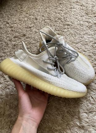 Кроссовки yeezy boost