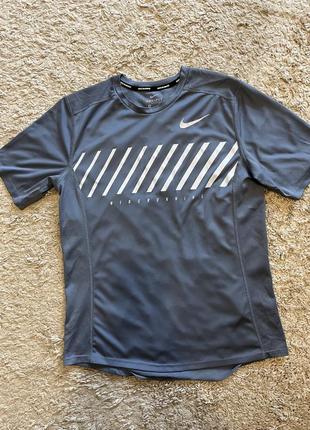 Футболка nike dri fit