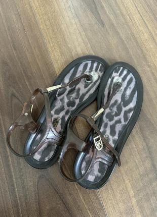 Босоножки вьетнамки jimmy choo
