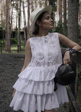 Платье с ажурным шитьем