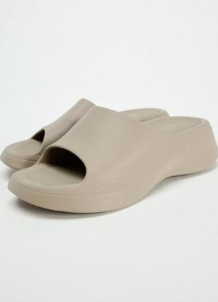 Шлепанцы zara