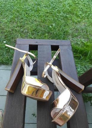 Босоножки kamengsi