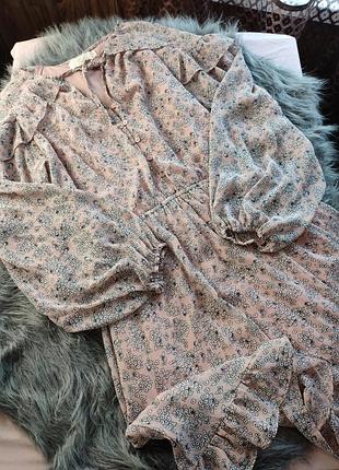 Платье в цветы