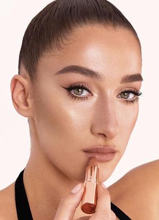Charlotte tilbury matte revolution lipstick помада в оттенке catwalking