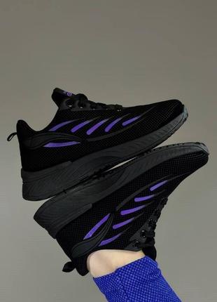 Кросівки жіночі