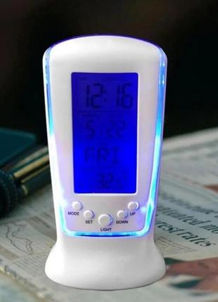 Часы с подсветкой и будильником
