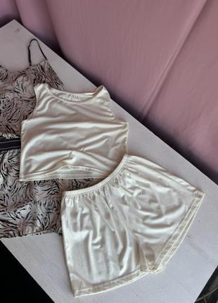 Молочна піжама no name