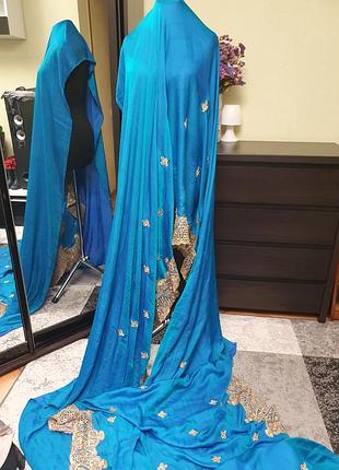 Красивое шелковое индийское сари