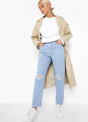 Светлые женские джинсы с потертостями boohoo