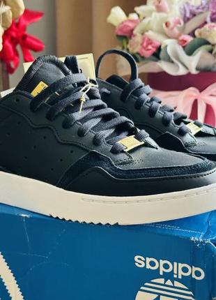Кроссовки adidas