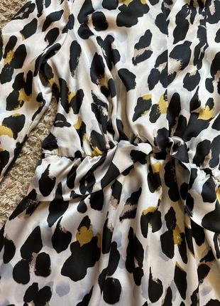 Платье с анималистичным принтом шелковое платье с животным принтом сатиновое