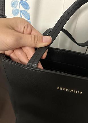 Черная сумка coccinelle 2