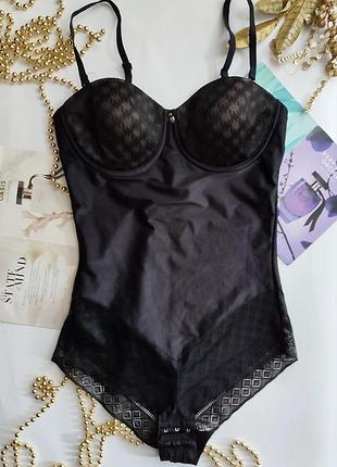 Необычайно привлекательный боди triumph 75c 75b 70c