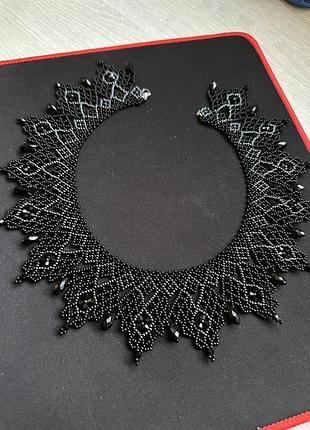 Силка в черном цвете с хрусталем