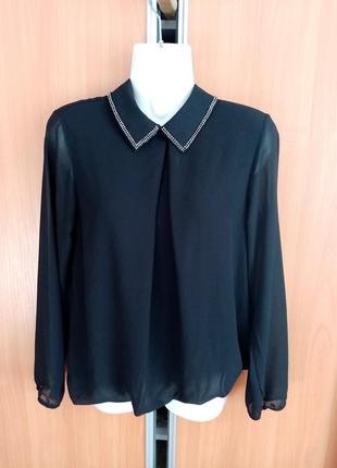 Красива чорна блузочка