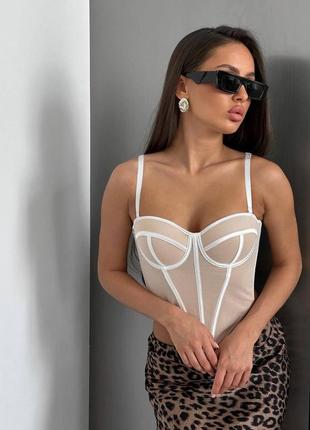 Корсет с акцентными линиями