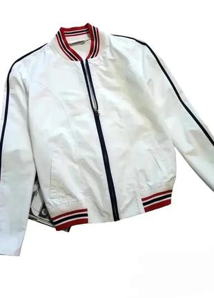 Стильный, лёгкий бомбер