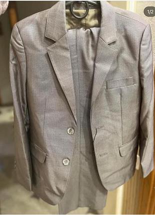 Костюм. 140 см