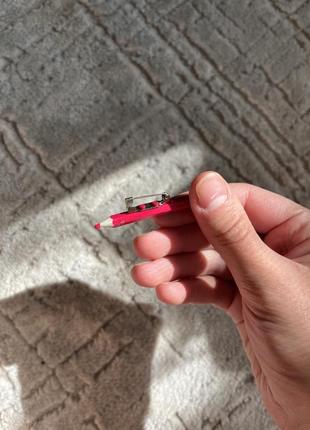 Брошь карандаш 2