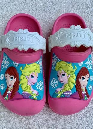 Кроксы сабо шлёпанцы с обьемной аппликацией elsa anna disney frozen холодное сердце (норвегия)