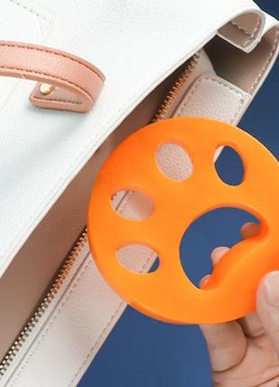 Средство для удаления волос, шерсти домашних животных. силиконовые лапки оранжевого...