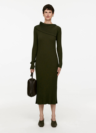 Трикотажное платье-миди arket 1235697 - 001