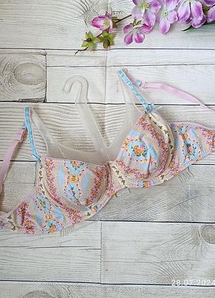 Гладкий цветной бюстгальтер без поролона на косточках