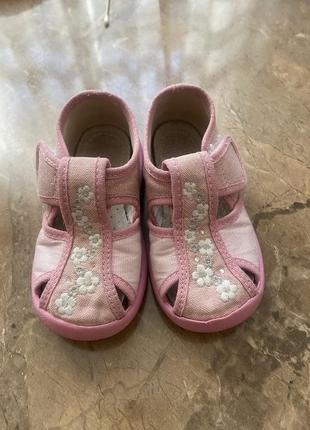 Тапочки, сандалии, тапочки