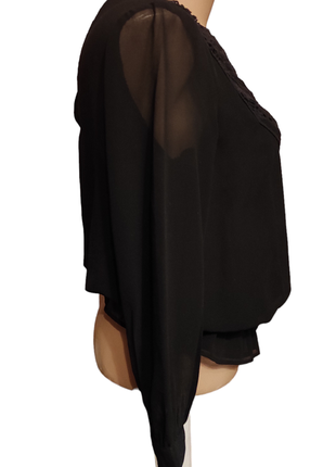 Черная блузка zara длинный рукав на манжетах декорировано сетевым декольте xs размер3 фото
