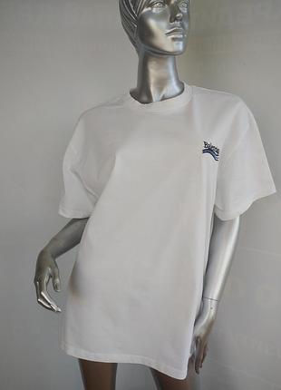 Футболка balenciata