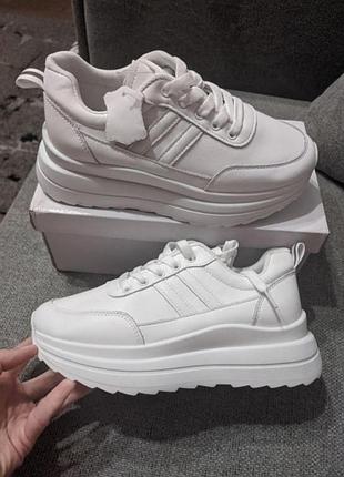 Новые женские кроссовки белого цвета из натуральной кожи 36 размер 23 см