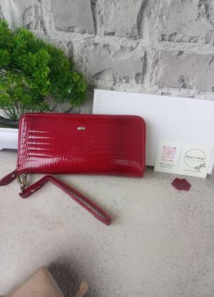 В наявності жіночий шкіряний гаманець