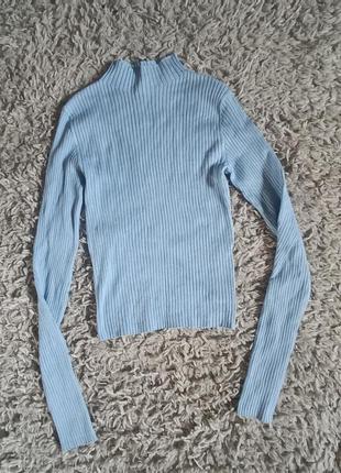 Водолаза гольш в рубчик нежного цвета bershka