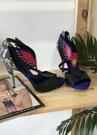 Яскраві шкіряні жіночі босоніжки на підборах  cosmoparis 37 розмір