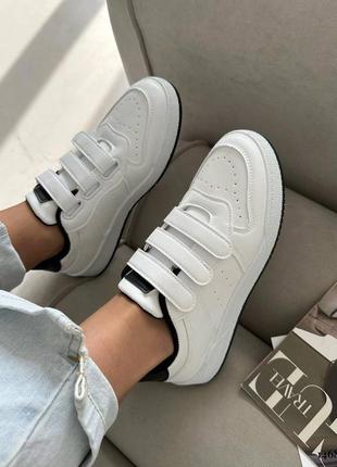 Жіночі легкі кросівки на липучці високої якості