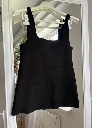 Базовая черная майка с необработанными краями