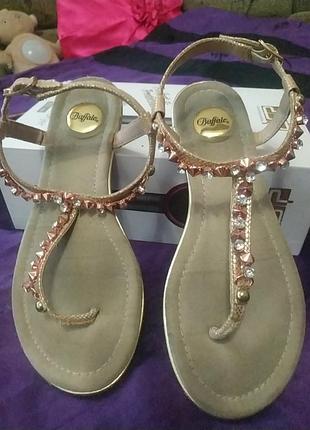 Босоніжки декор