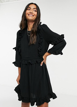 Нарядное черное oversize платье in the style трапецией с милыми рюшиками