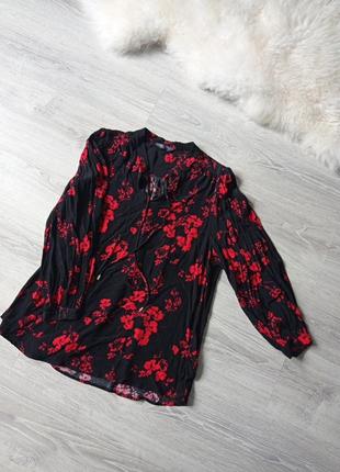 Блуза шикарна чорно червона квітковий принт