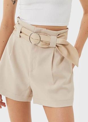 Шорти бежеві stradivarius розмір м