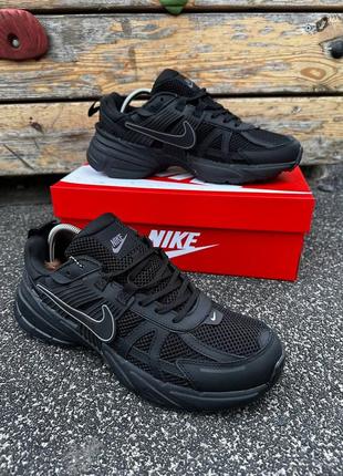 Кросівки чоловічі nike v2k run