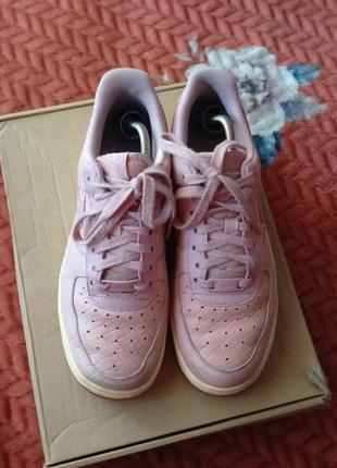 Кожаные кроссовки