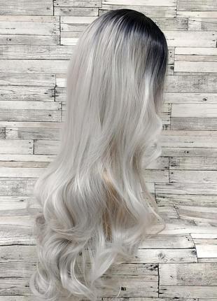 3779 парик сірий попелястий хвилястий із проділом без човника довгий із чорними коренями