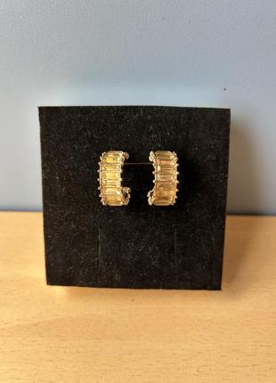 Серьги клубничками