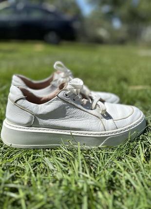 Кожаные кеды