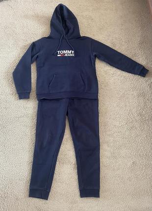 Продам спортивный костюм tommy hilfiger